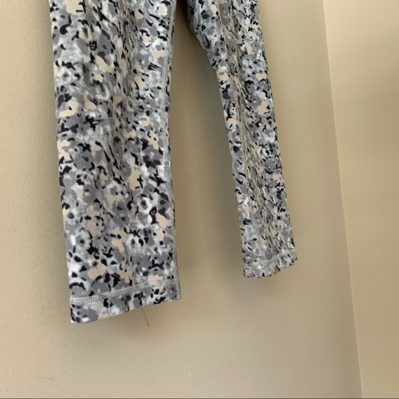 lululemon athletica cropped size 8 yoga leggings - Picture 6 of 13